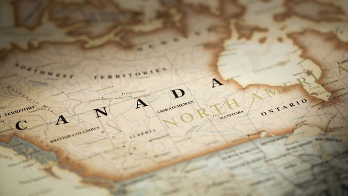 Magnifying Canada on map